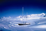 Photo du bateau Kim pris dans les glaces de l'Antarctique