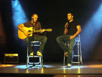 Photo de Christopher donnant un concert