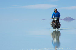 Morgan Monchaud dans le Salar de Uyuni
